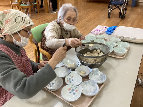 盛り付け中です