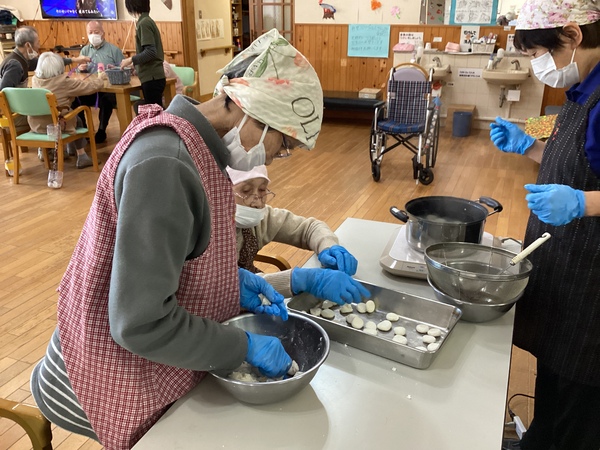 おやつ作り開始です