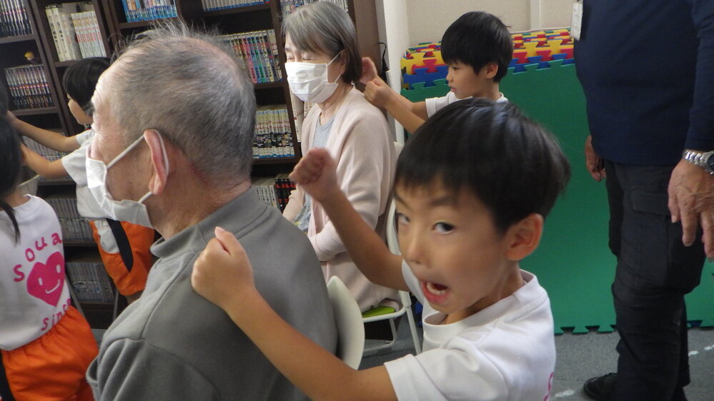 七色館交流の様子 (11)