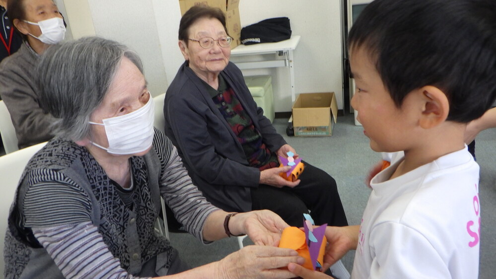 七色館交流の様子 (13)