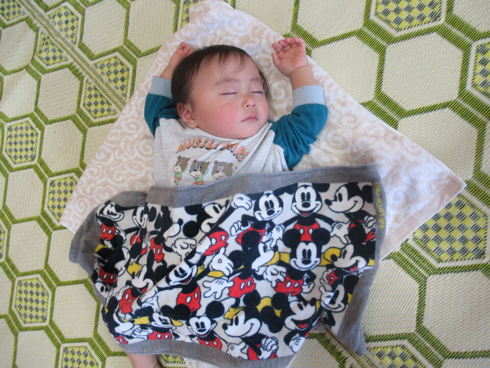 ベビーマッサージの様子