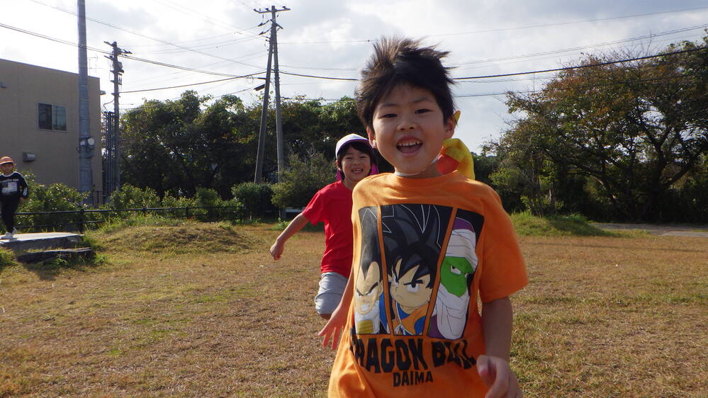 駅北公園で遊ぶ子ども (2)