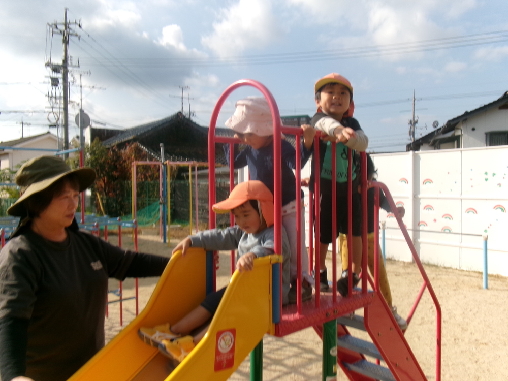 園庭遊びの様子