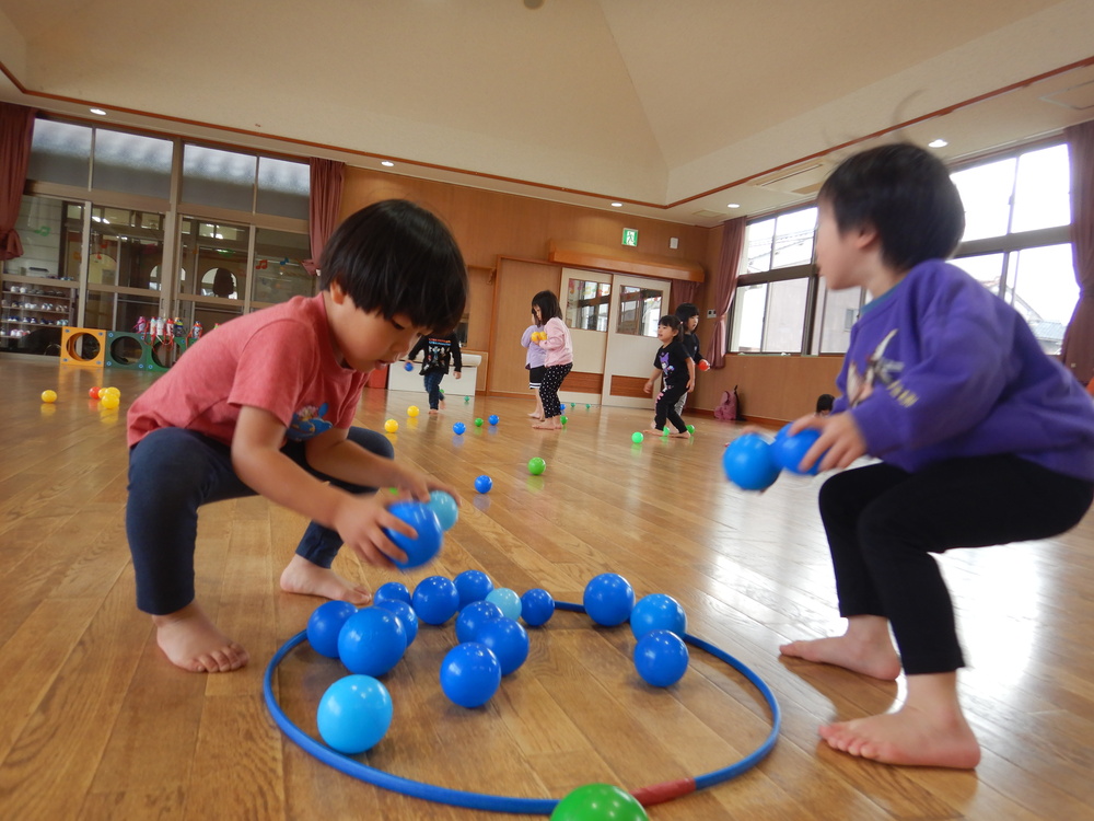 カラーボール遊び (3)