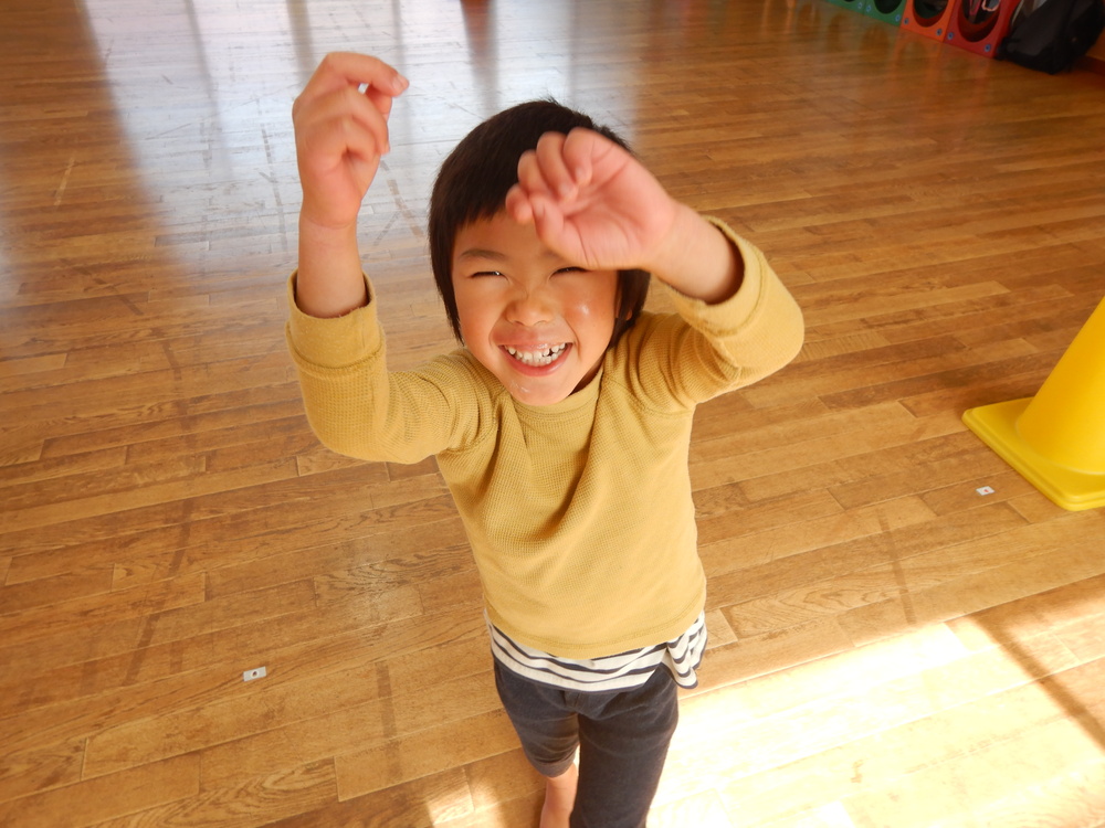 遊戯室で遊ぶ様子4