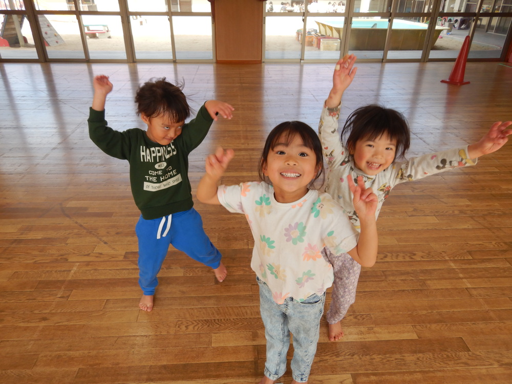 遊戯室で遊ぶ様子5
