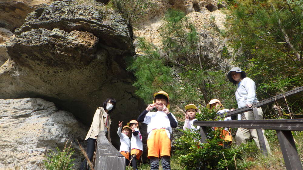 鬼岩見学の様子 (5)