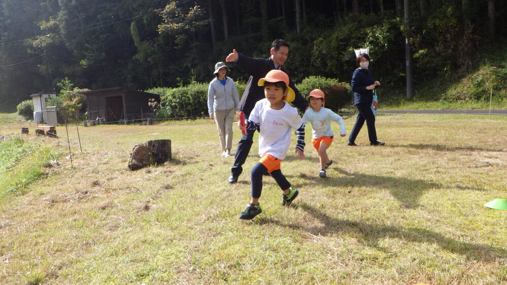 鬼岩見学の様子 (10)