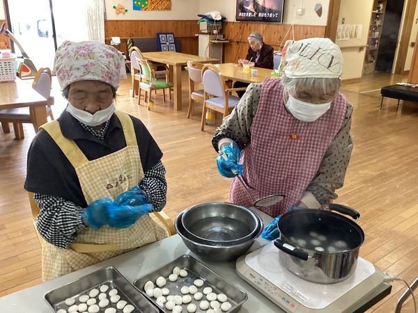 お団子さんやわらかくなあれ
