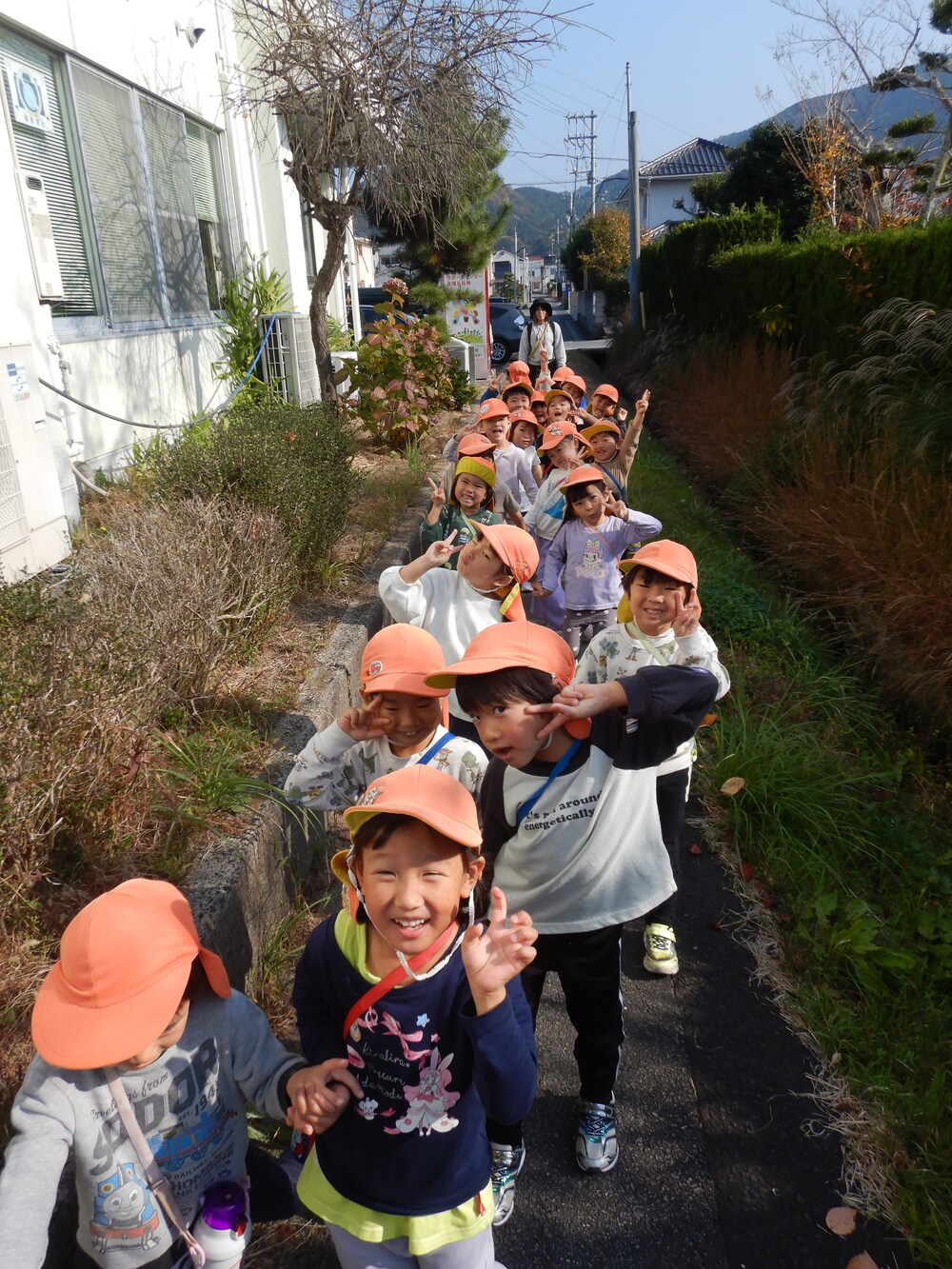 歩いている様子