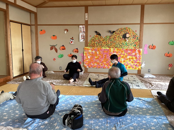 畳にて体操です