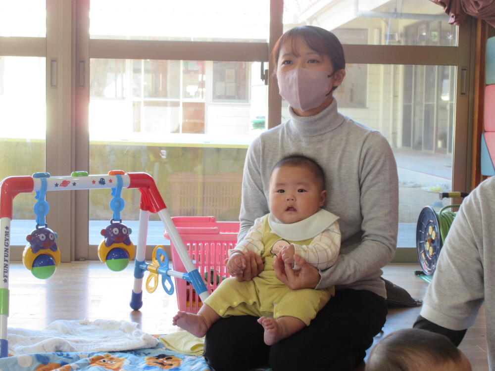 絵本読み聞かせ