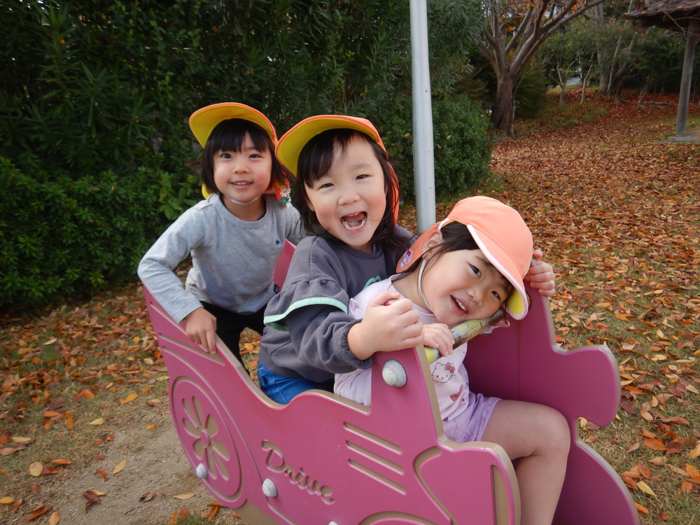 宮崎公園で遊ぶ子供 (4)