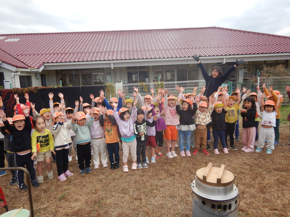 ご飯が炊けて大喜びする様子