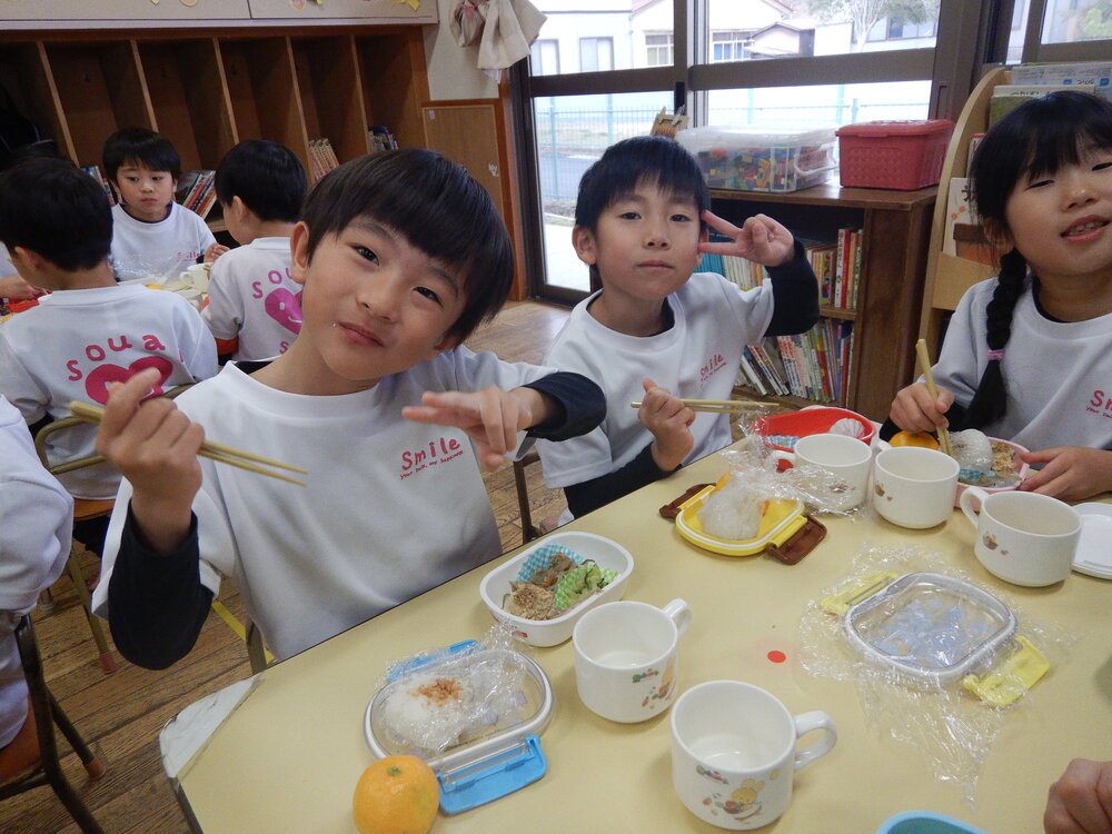 ご飯を食べている様子３
