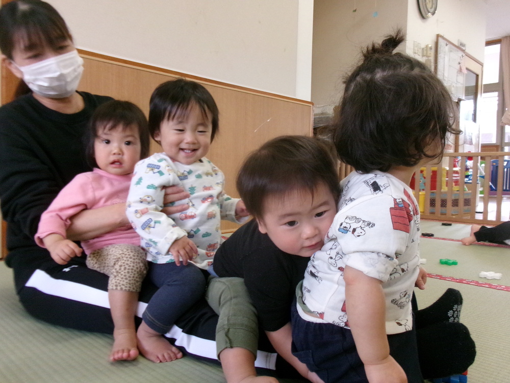 ふれあい遊びの様子