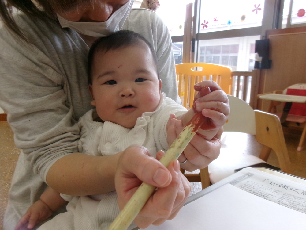 手形スタンプの様子  (3)