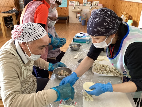 ギョーザ包み中