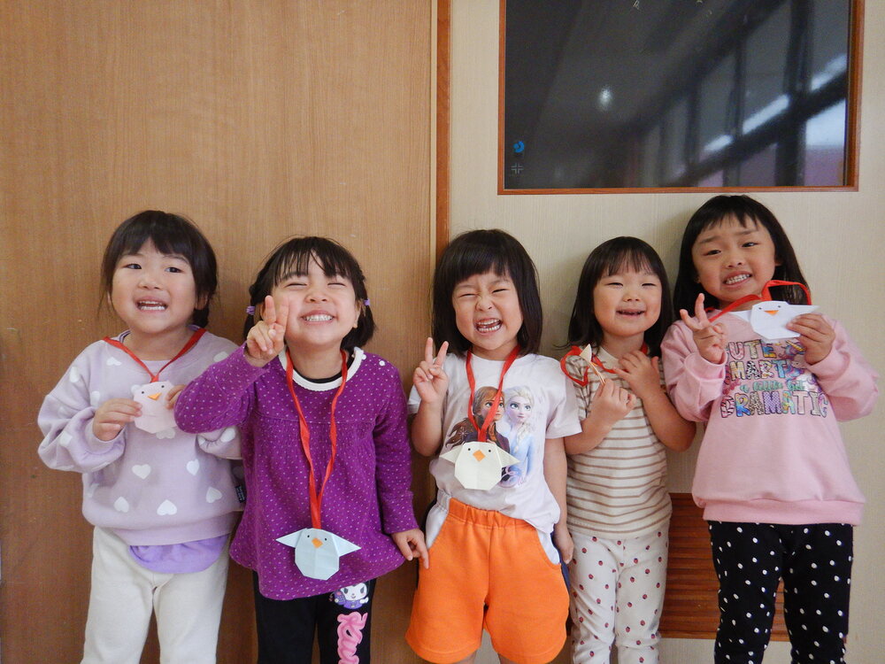 誕生会に参加する子ども (8)