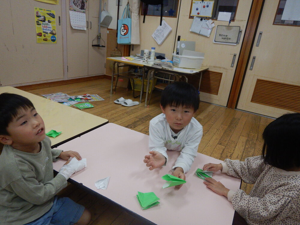 折り紙制作の様子２