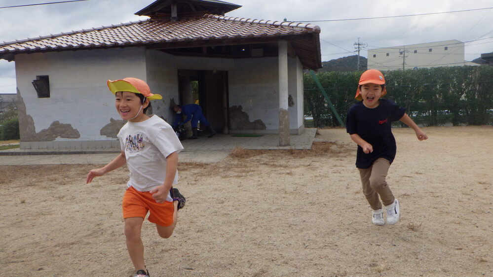 宮崎公園で遊ぶ子ども (3)