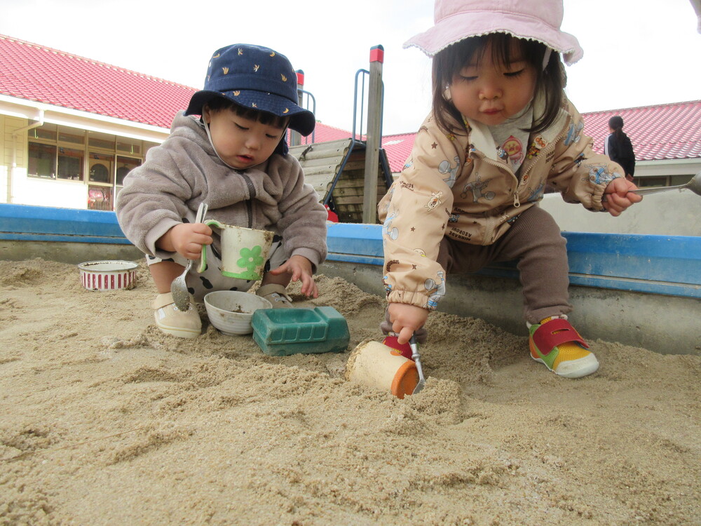 園庭遊びの様子 (3)