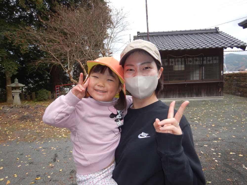 南の宮で遊ぶ子ども (3)