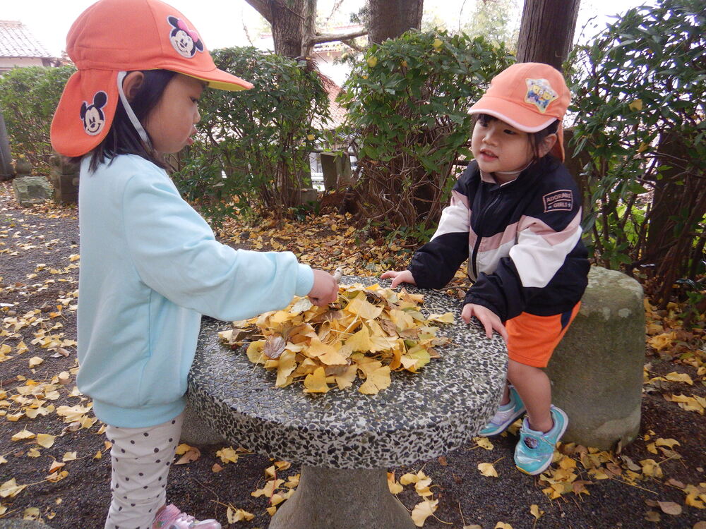 南の宮で遊ぶ子ども (5)