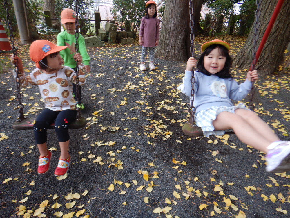 南の宮で遊ぶ子ども (6)