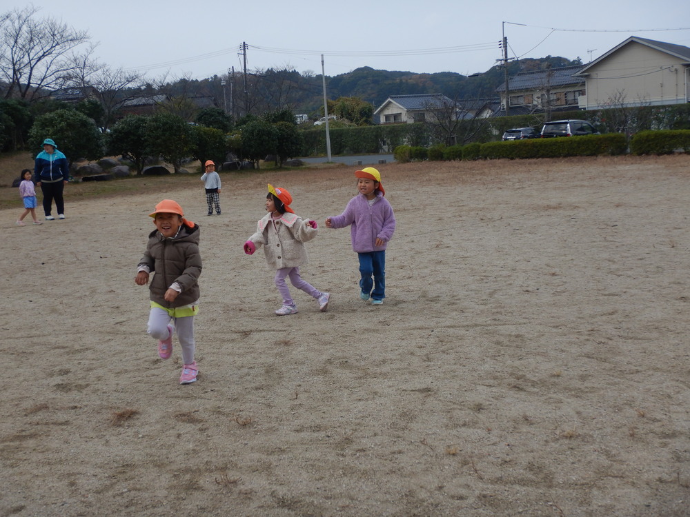 公園で遊ぶ様子１