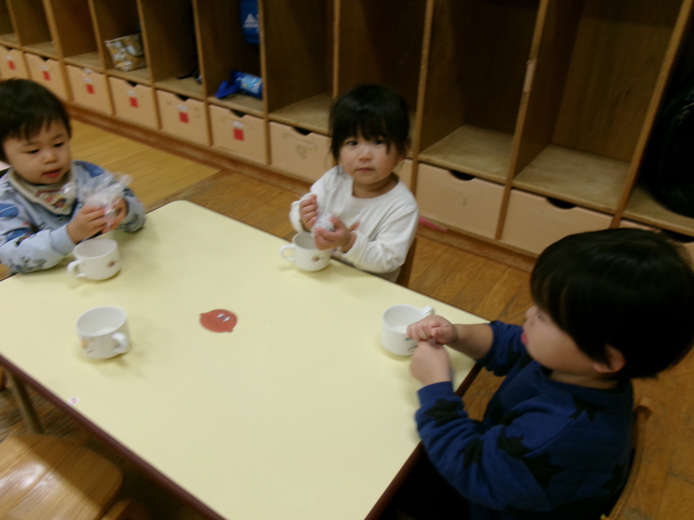 お弁当ごっこの様子