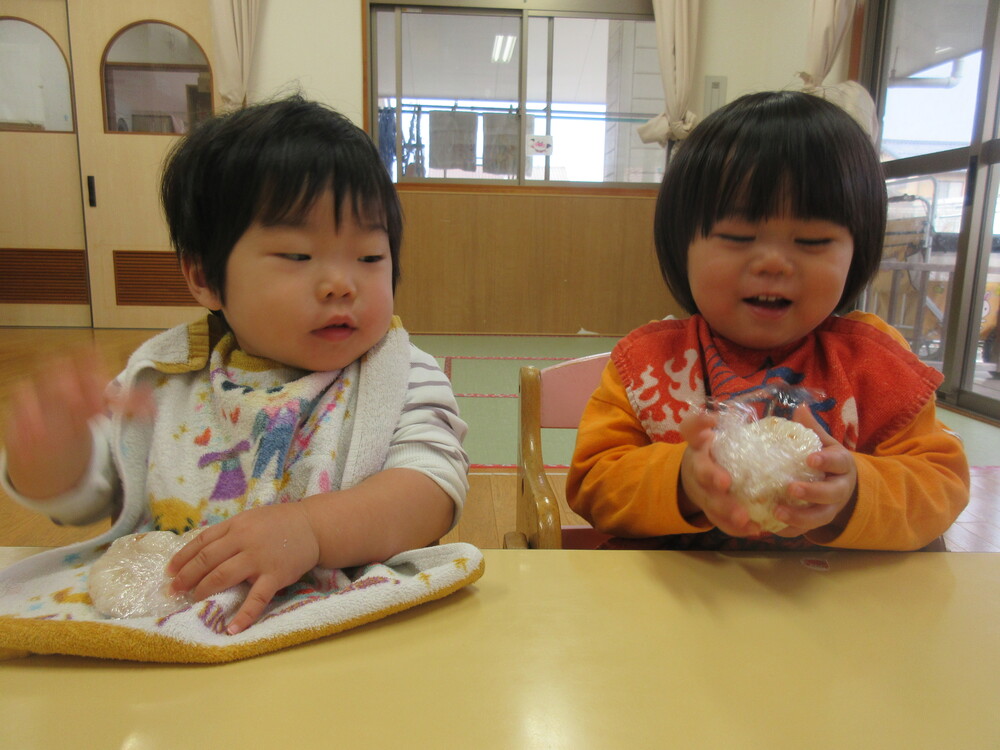 お弁当ごっこの様子