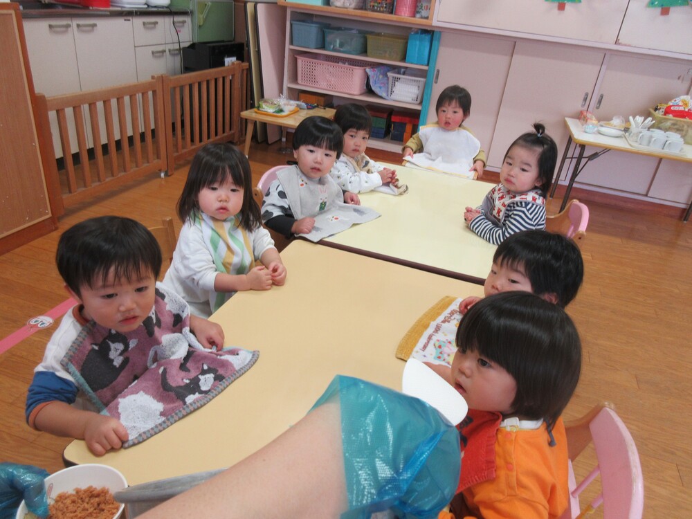 お弁当ごっこの様子