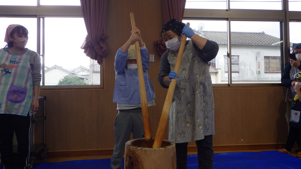 もちつき会の様子 (24)