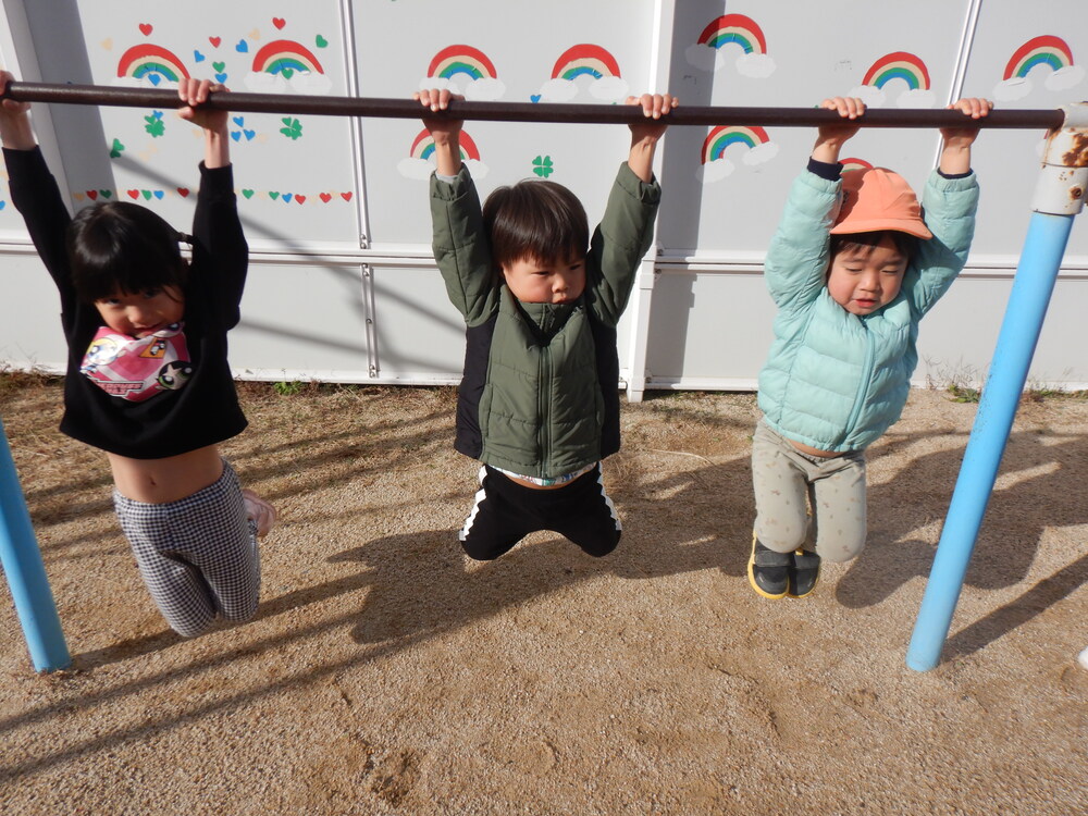 園庭遊びの様子３