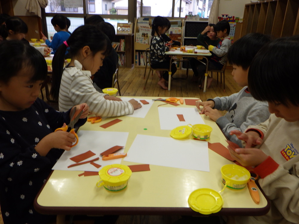 お正月製作の様子 (1)