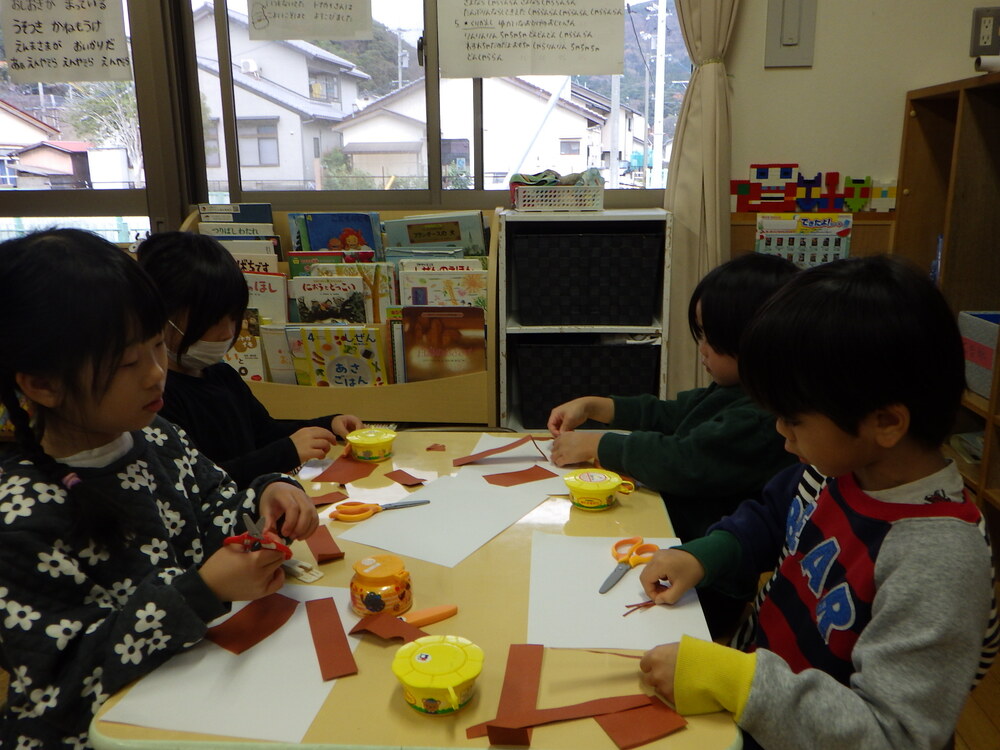 お正月製作の様子 (3)