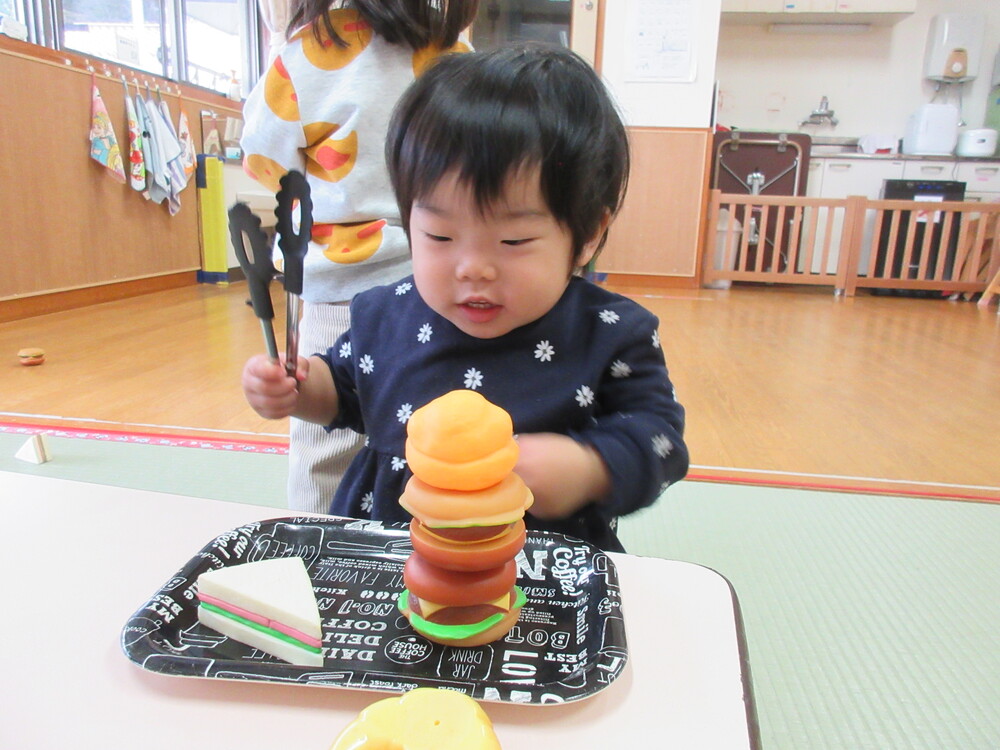 おままごとをしている