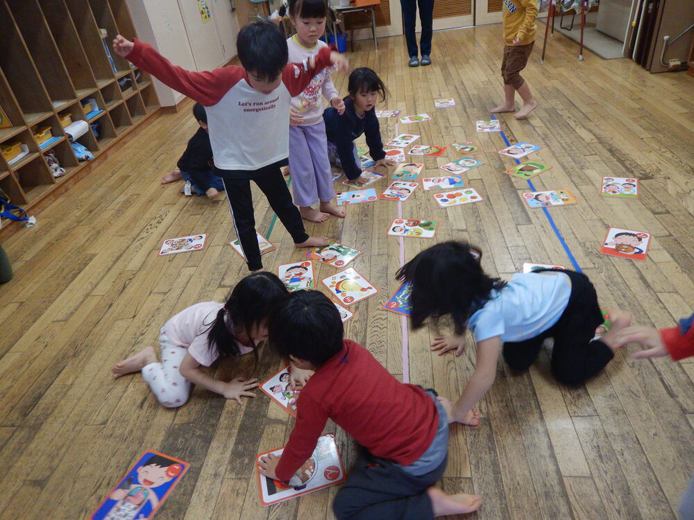 カルタをしている様子１