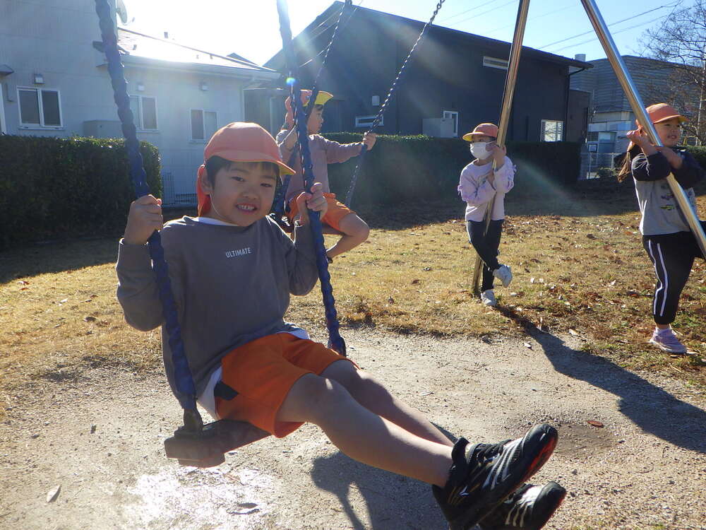 長久児童公園で遊ぶ子ども (1)