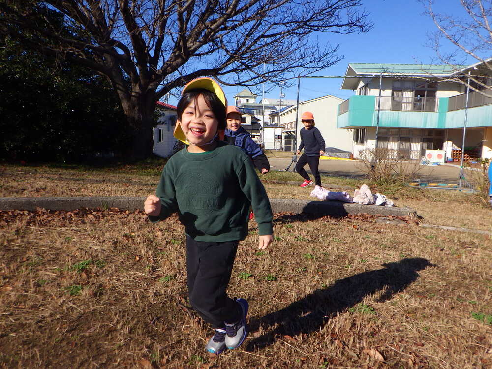 長久児童公園で遊ぶ子ども (3)