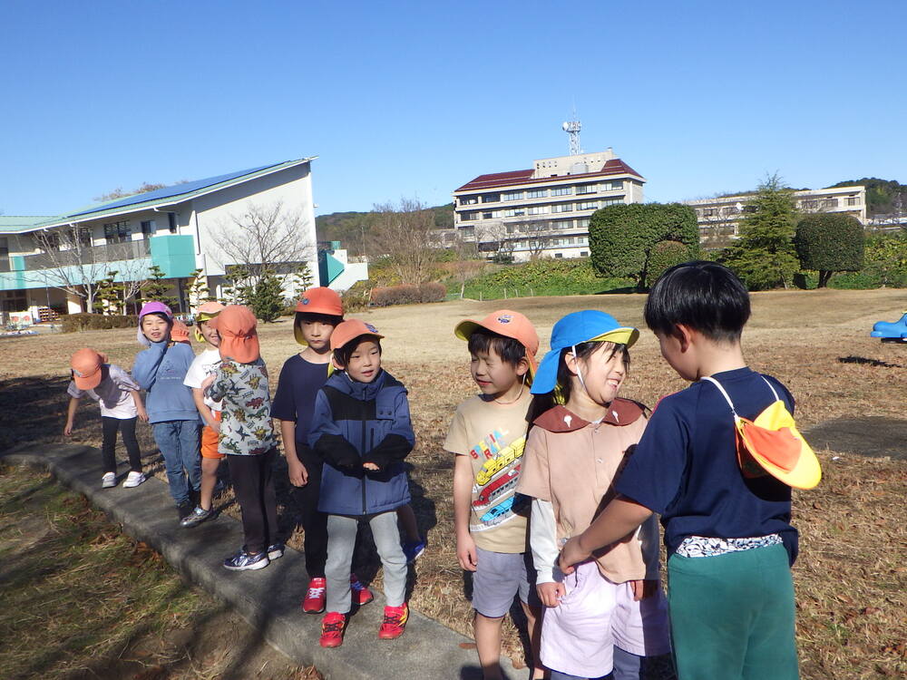 長久児童公園で遊ぶ子ども (4)