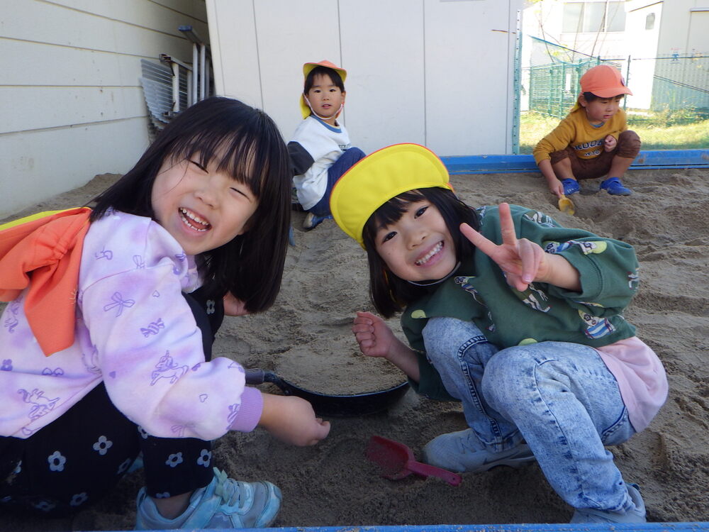 園庭遊びの様子３