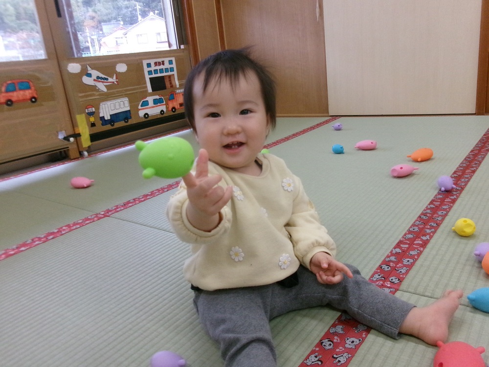 たまごブロックで遊んでいる様子 (２)