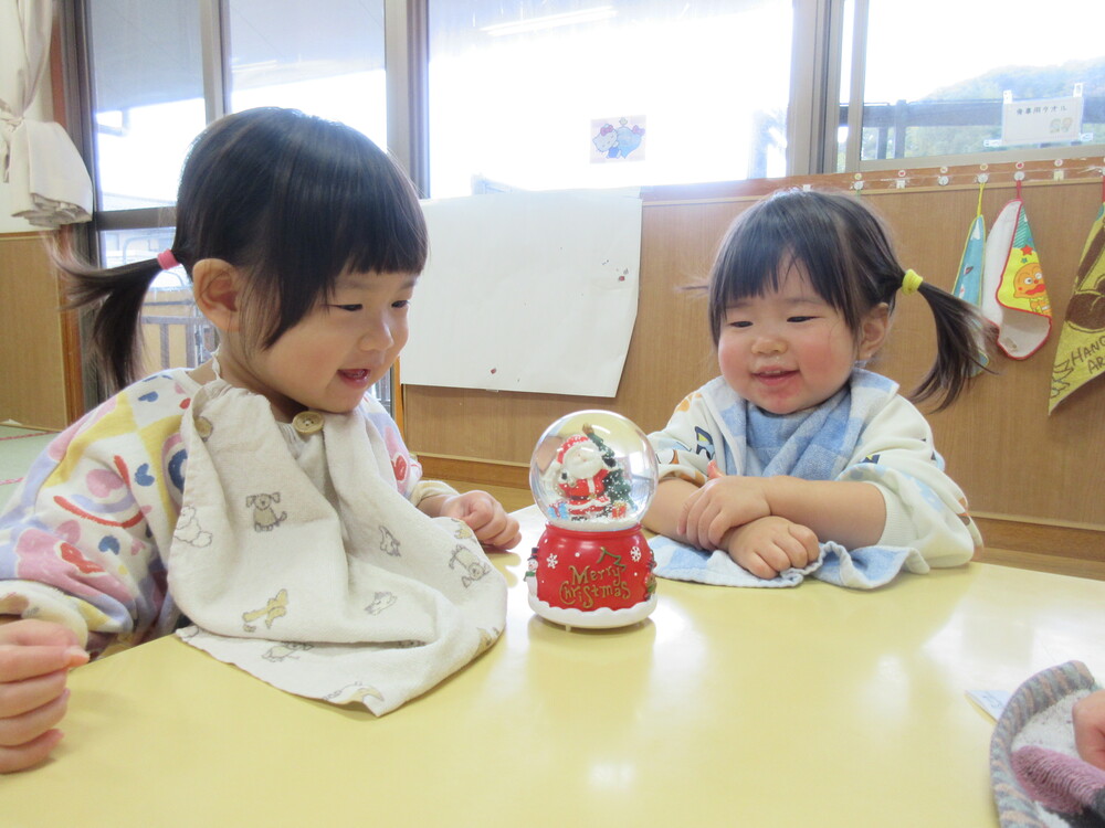 スノードーム見る