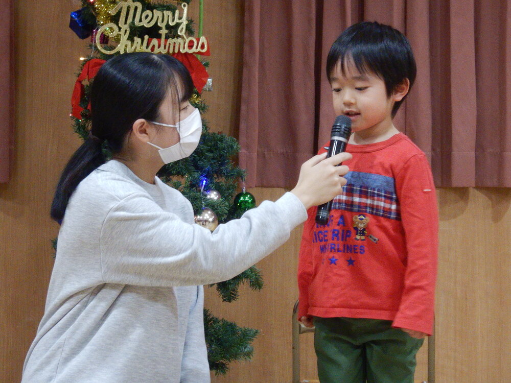 インタビューを受ける様子