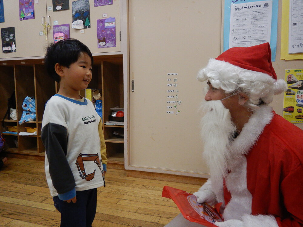 プレゼントをもらっている様子１