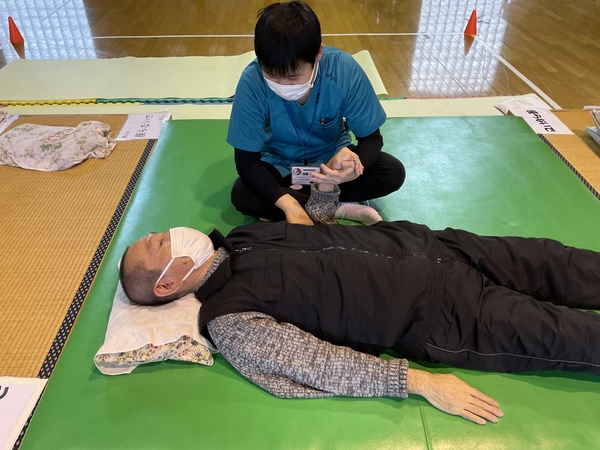 手の可動域中です