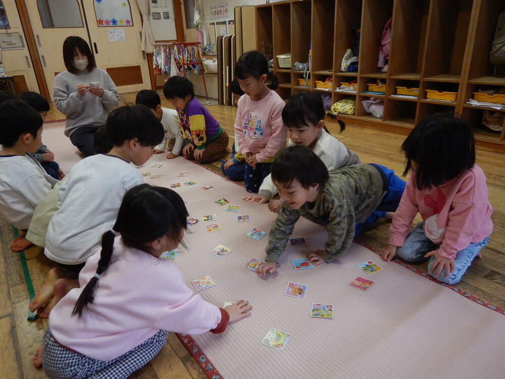 カルタの様子１