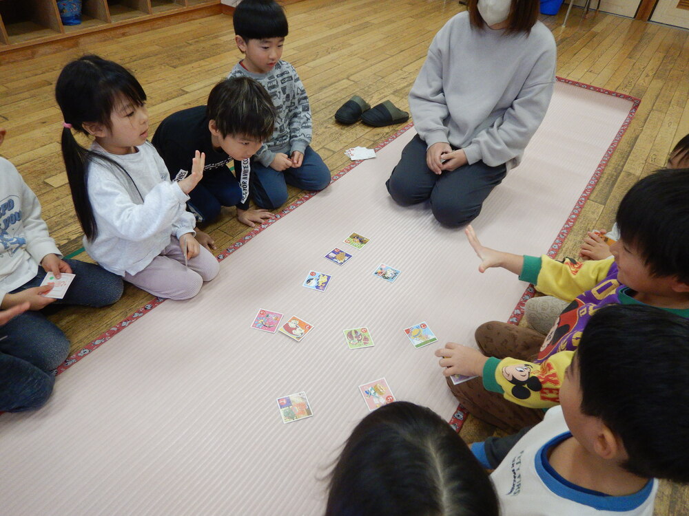 カルタの様子３